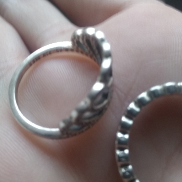 Alluring petite band has sold the Tierra band FS - Picture 7 of 8